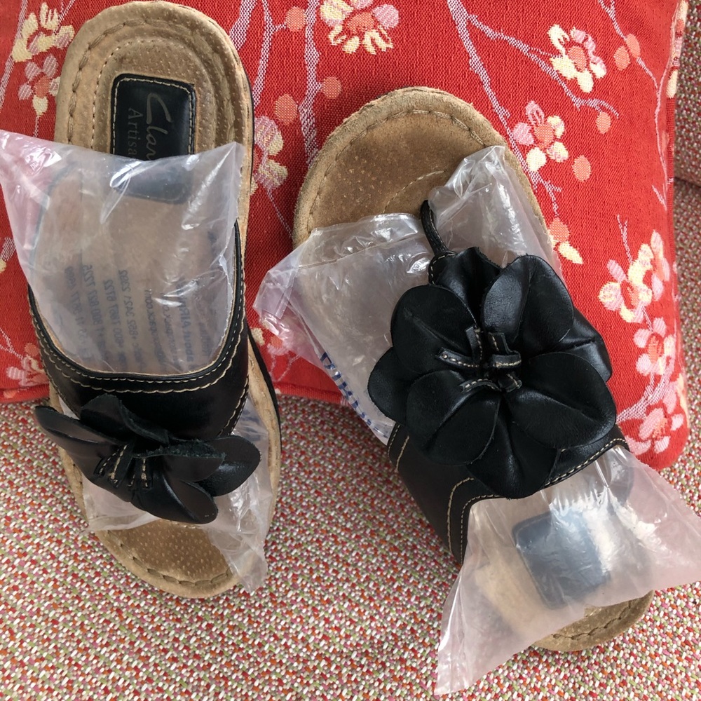 CLARKS PLATFORM SANDALS